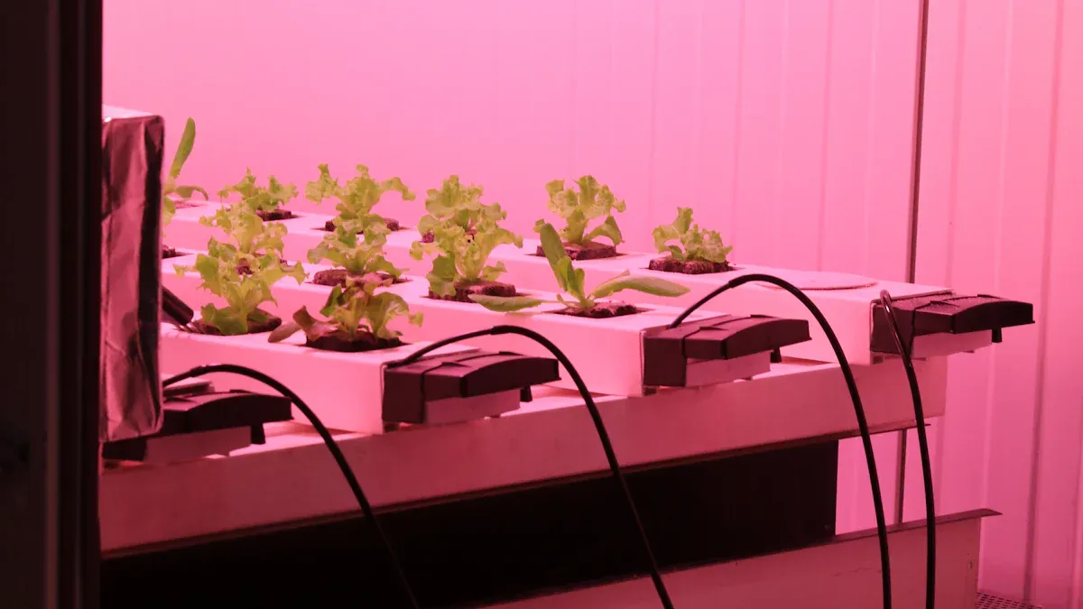 Могат ли вертикалните лампи за отглеждане наистина да помогнат на вашите растения да растат по-добре