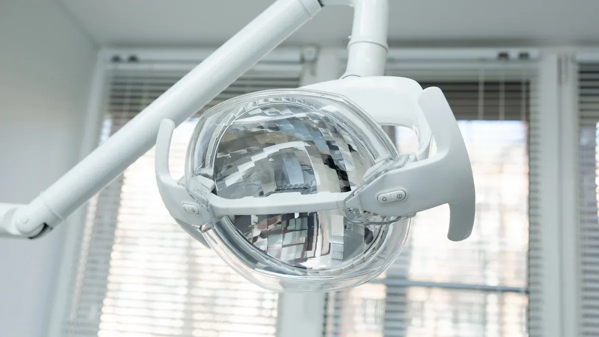 Основни съвети за поддръжка и почистване на медицинско осветително оборудване